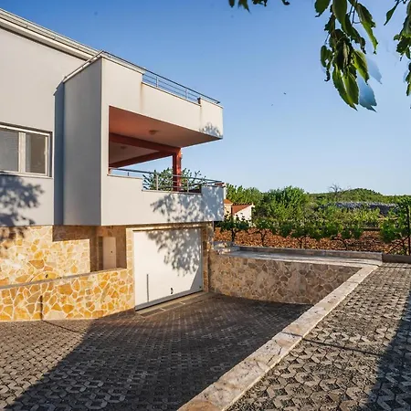 Kulusic House