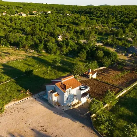Kulusic House بيت للعطل Unesic