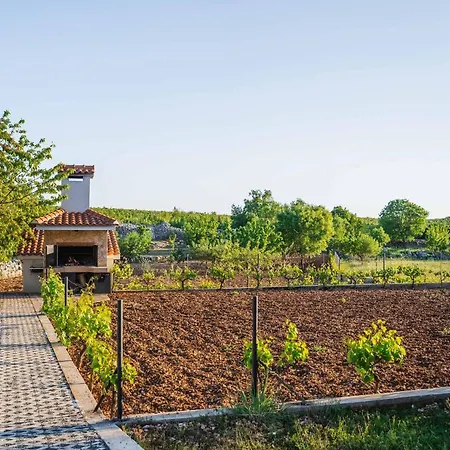 Kulusic House بيت للعطل *