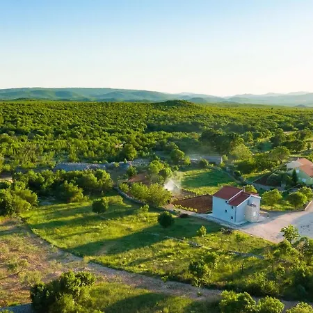 بيت للعطل Kulusic House Unesic