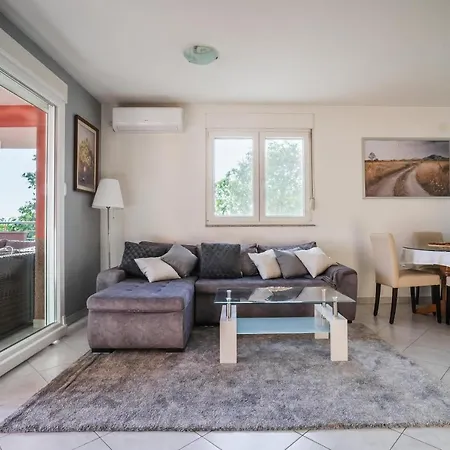 بيت للعطل Kulusic House Unesic