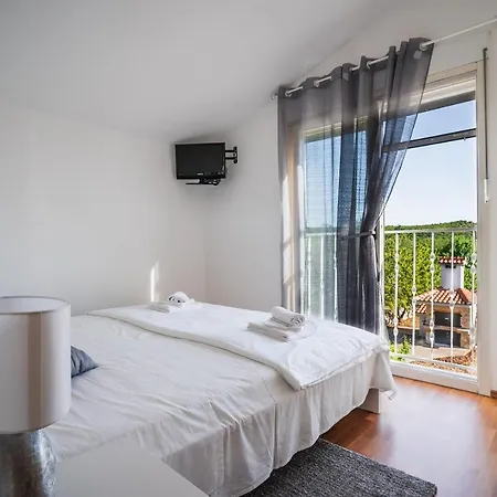 Kulusic House Unesic