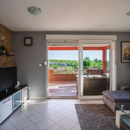 Kulusic House بيت للعطل Unesic