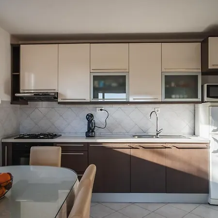 بيت للعطل Kulusic House